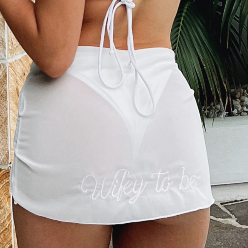 White Fox Wifey to Be Sarong